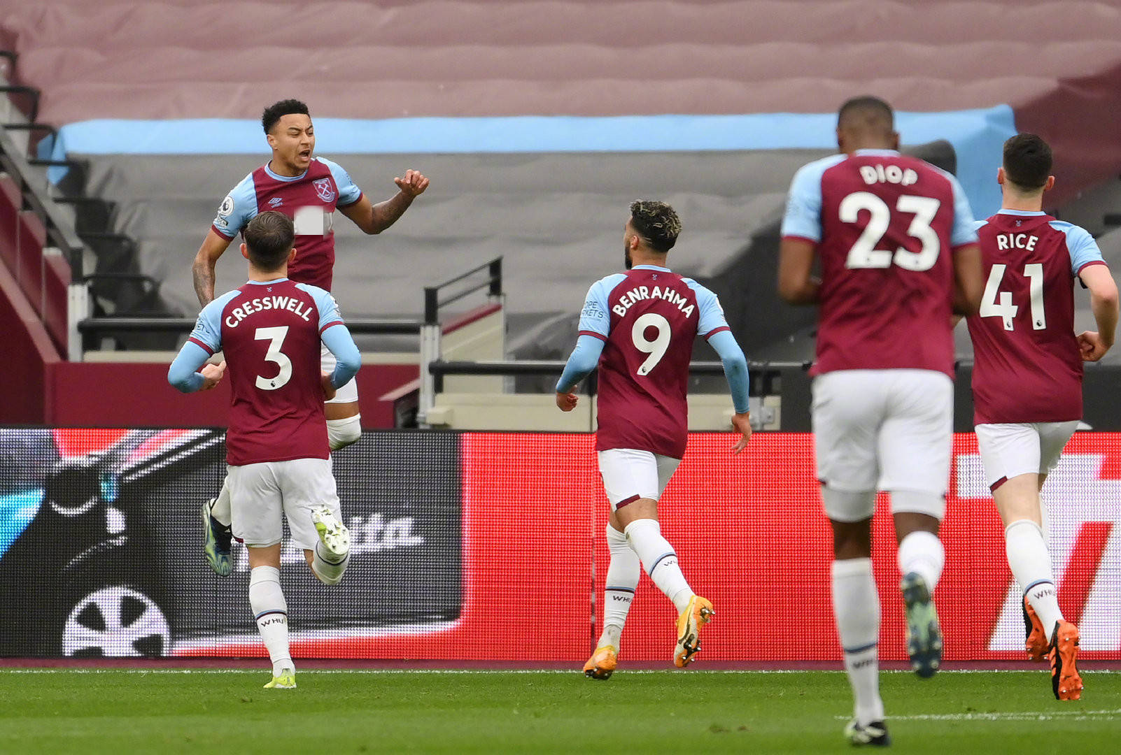 地亚中场大 地亚中场大